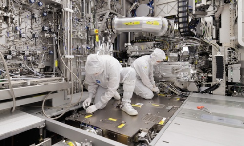 ASML looks to add more capacity as chip boom continues