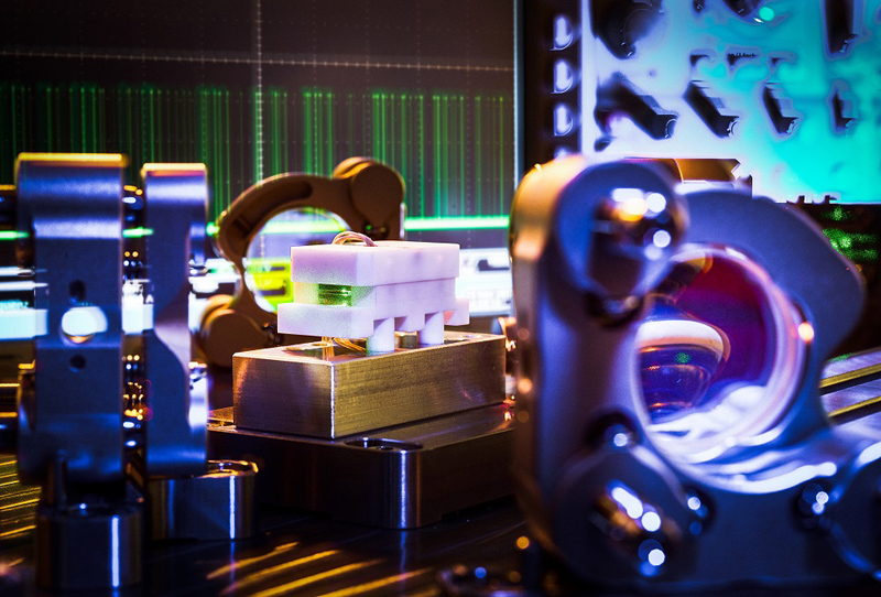 Parametric source for entangled photons. &copy; Fraunhofer ILT, Aachen, Germany / Volker Lannert. 