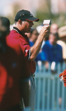 Golfer using range finder