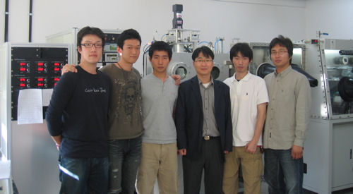 A white organic light-emitting diode that exploits stacked phosphorescent materials maintains the same color output at both high and low luminance values. Department of Polymer Science and Engineering at the University of Dankook, Korea