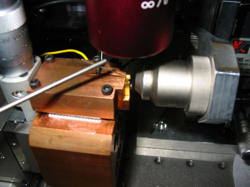 Electrically pumped photonic crystal laser