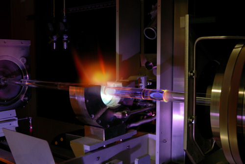 Silicon-core optical fibres that can be mass-manufactured