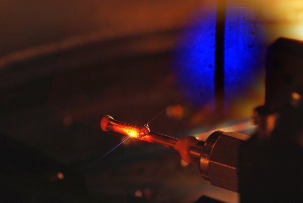 Deep ultraviolet femtosecond pulses