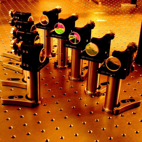 Multi-pass amplifier mirrors