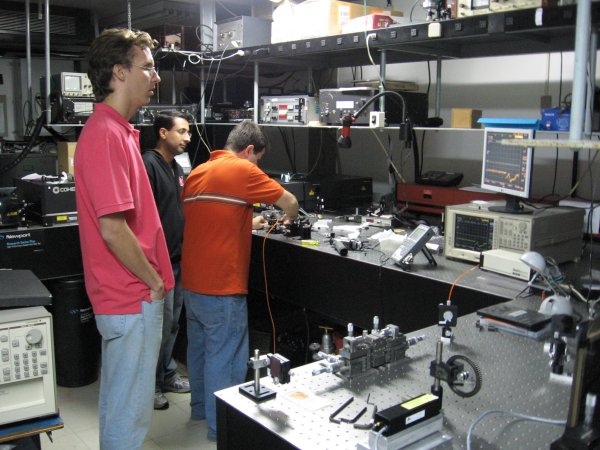 Supercontinuum scientists water core PCF supercontinuum