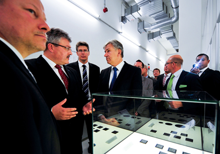 Jen-Men: Jenoptik's managing director Dr. Juergen Sebastian and Chairman Dr. Michael Mertin (left).