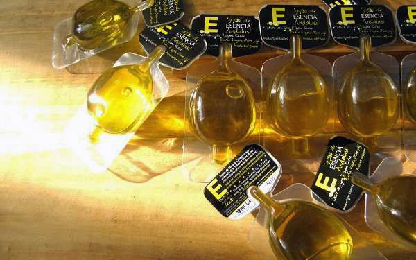 The sensor can distinguish between apparently similar oils. 