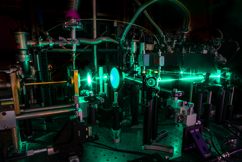 Tunable terahertz: Experimental setup showing different components.