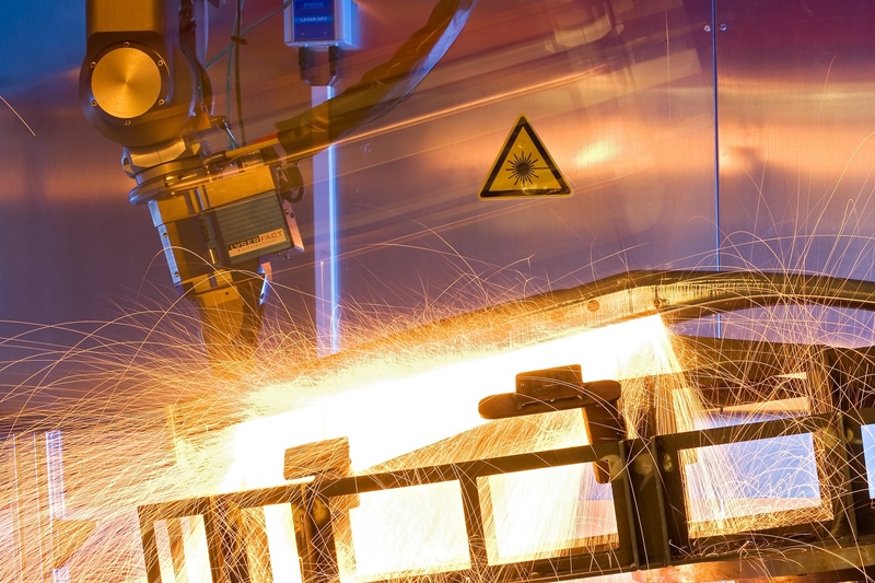 Multi-functional laser head Multi-functional laser head