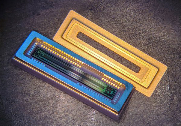 Emberion’s fully packaged linear array detector.