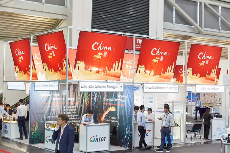 Delegation from China meets Jean-Pierre Raffarin, France's former Prime Minister.