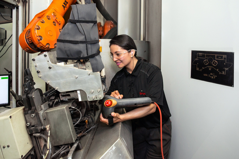 Direct weld measurement for seat rails increases manufacturing efficiency.