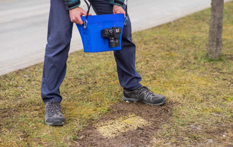 Step on it: rapid scanning with the light-weight 3D measuring system.