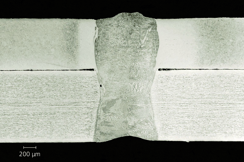 Dissimilar welded joint between martensitic Cr steel (top) and high-Mn steel.