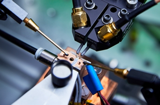 QKD chip under test at Toshiba’s Cambridge Research Lab.