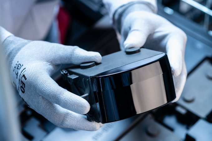 'SCALA': scanning lidar for cars 'SCALA': scanning lidar for cars