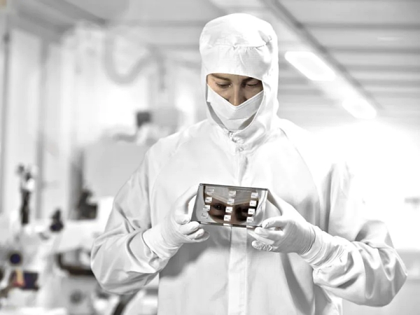 Micro-optics expansion Micro-optics expansion