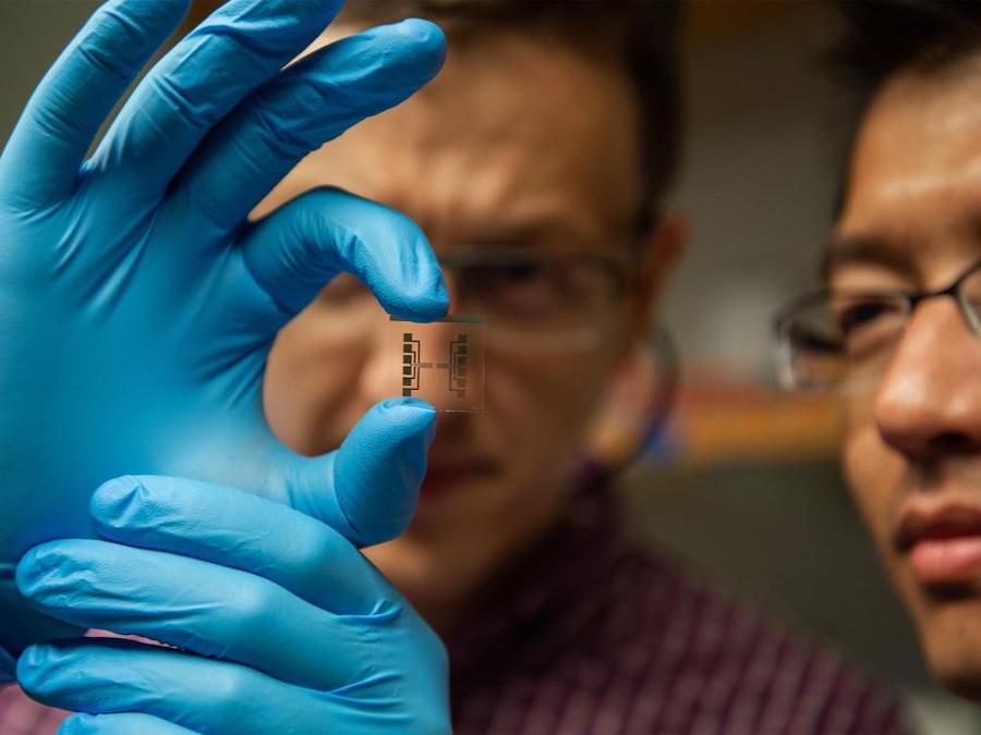 Near the nose: gas sensor