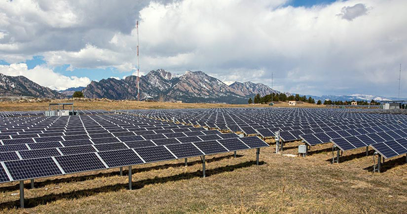 1MW photovoltaic array at NREL's Flatirons Campus.