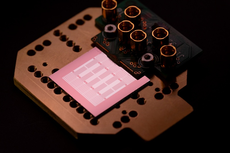 Color center hardware Color center hardware