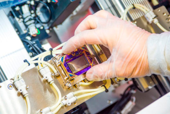 Sivers Photonics manufactures special lasers and semiconductor optical amplifiers. Sivers Photonics manufactures special lasers and semiconductor optical amplifiers.