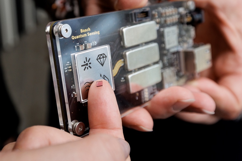 Quantum magnetometer