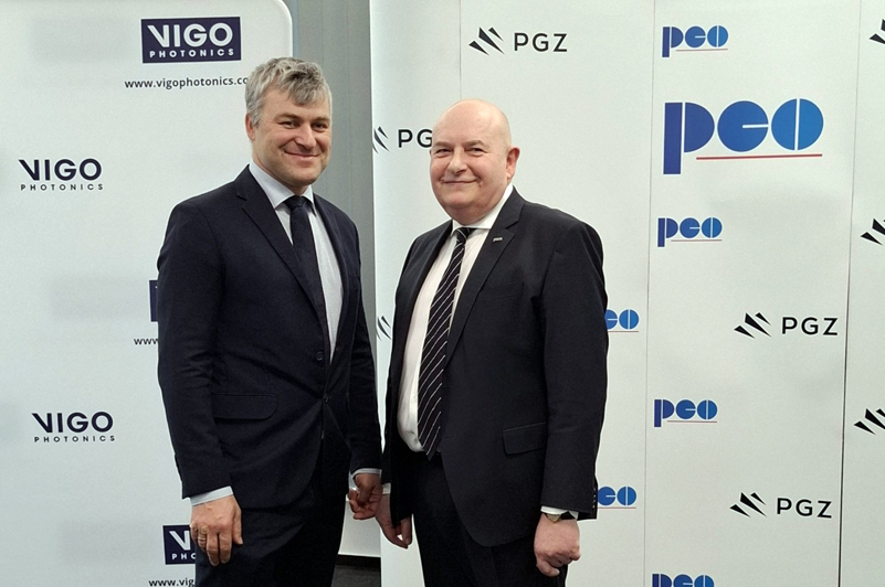Adam Piotrowski, CEO of Vigo, with Marek Adamiak, CEO of PCO.