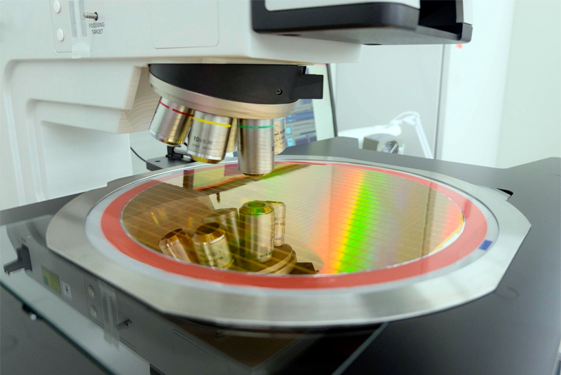 Corning offers a diverse range of optics technologies.