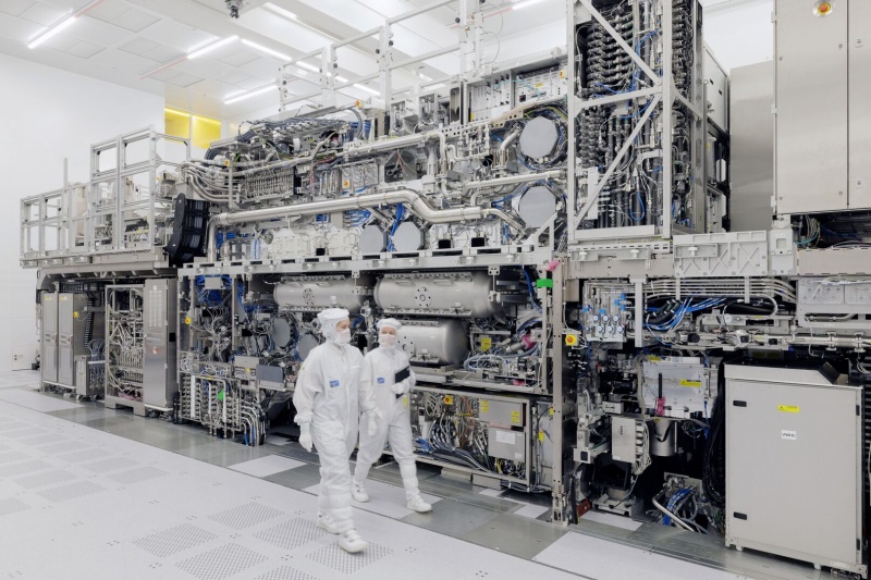 High-NA EUV nears volume production