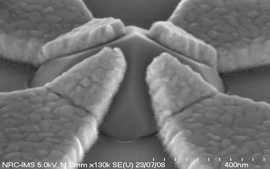 Dotty about research: An InAs/InP quantum dot with four electrodes, developed at uOttawa.