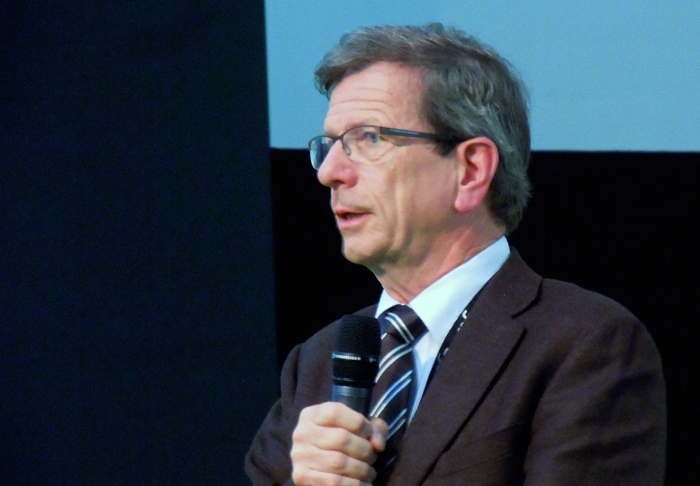 Adolf Giesen described a range of advances in thin disk lasers.