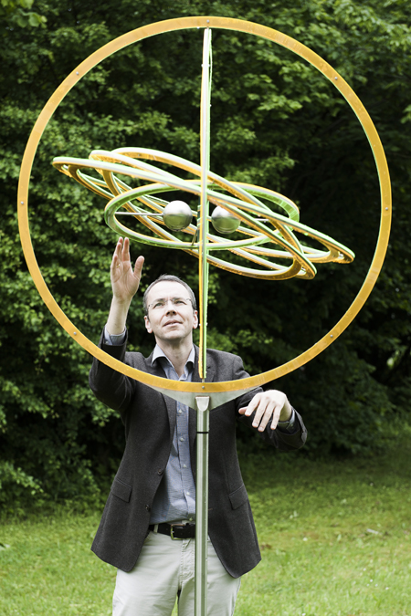 Caged: Bloch's experiments trap ultracold atoms.