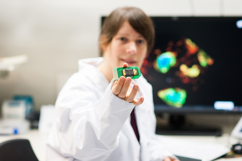 IMEC's lens-free imager