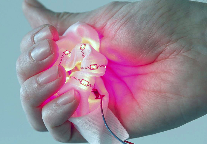 Handy: PDMS optical circuits are stretchable by up to 30%.