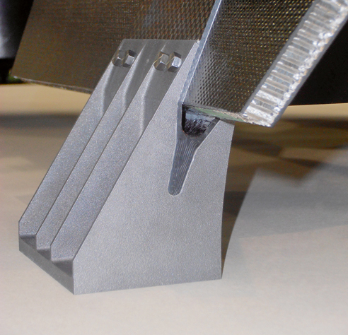 Space-ready: Robust titanium brackets.