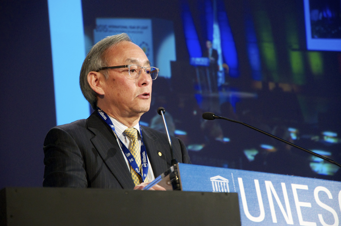 Steven Chu, Professor of Humanities & Sciences and of Molecular & Cellular Physiology at Stanford University.