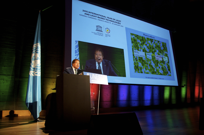Professor Ahmed Zewail, Professor of both chemistry and physics at Caltech.