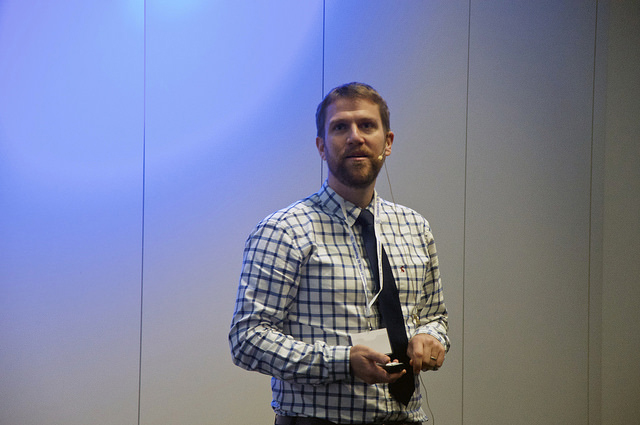 Andrew Bennett addressing the Institute of Photonics.