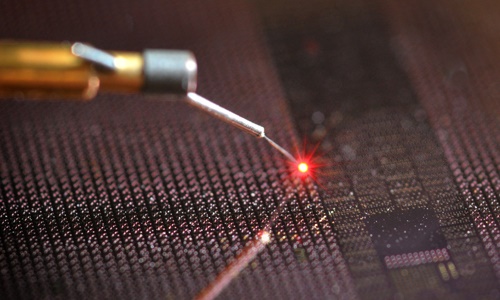 VCSEL advantages: on-wafer testing