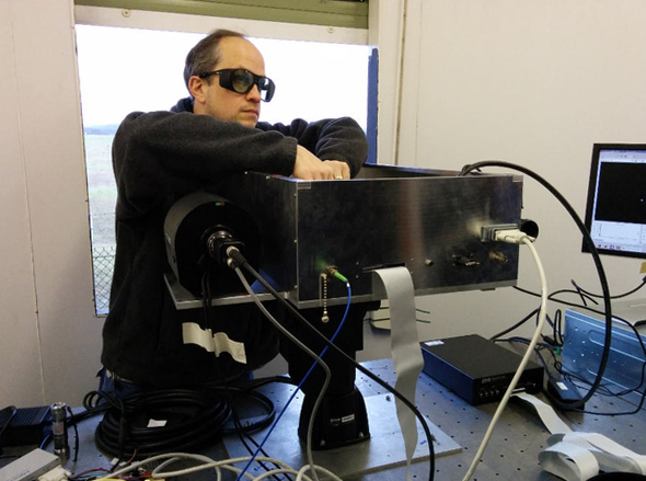 Hyperion's optical system transmits a 1550nm signal towards the target aircraft.