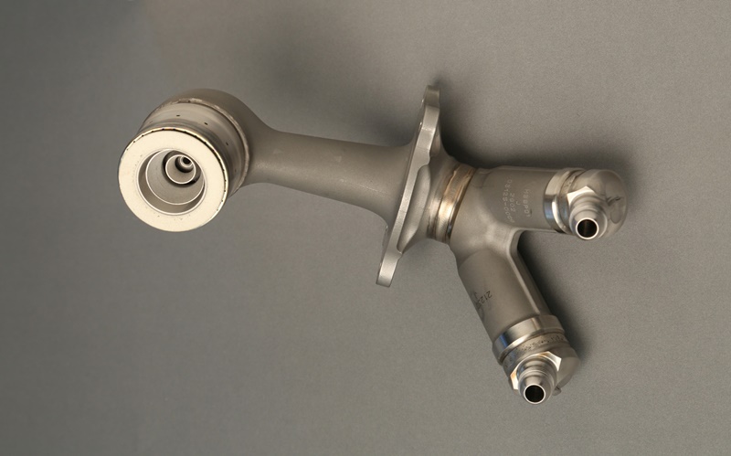 One-piece fuel nozzles