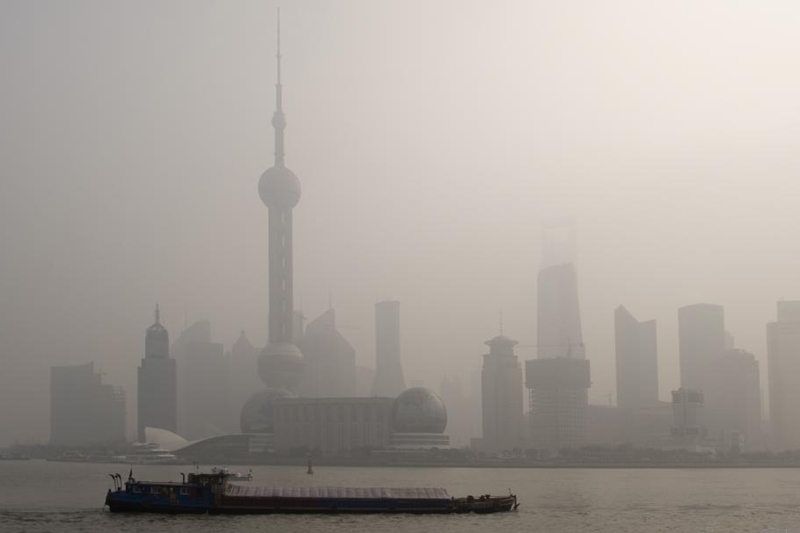 Smog: caused by particulates Smog: caused by particulates