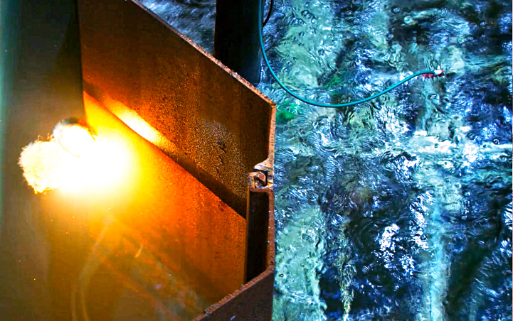 Laser cutting of sheet piling under water.