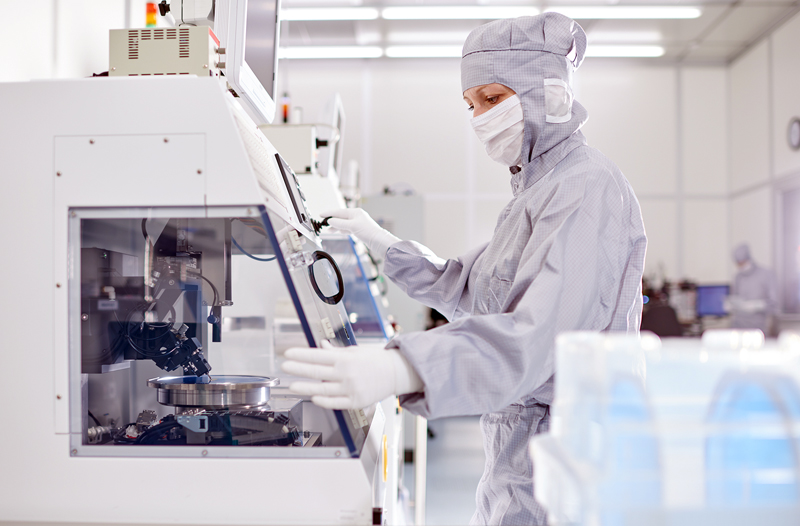 Research and development at Jenoptik's Berlin-based diode lab.