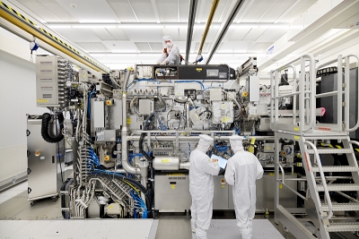 EUV system assembly