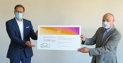 Check mates: Stefan Traeger and Eberhard Hertzsch.