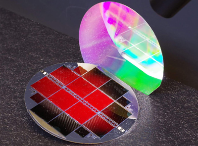 The new III-V / Si tandem solar cell with 35.9 % efficiency.