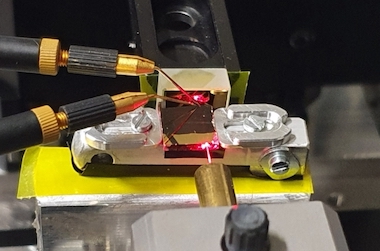 In small packages: quantum dot photodetector
