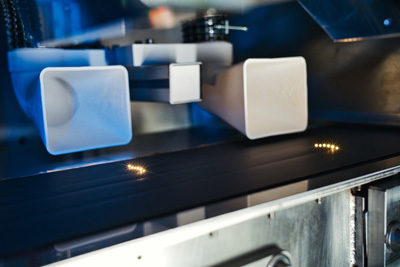 Optics developed by Pulsar structure the 300 mm-wide band of the battery anode.