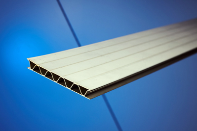 Sandwich plates are used in lightweight construction instead of solid steel plates.